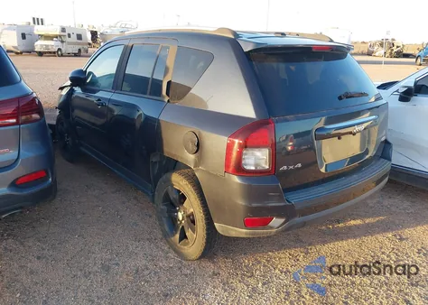 2016 Jeep Compass Latitude z USA, uszkodzony, nr VIN 1C4NJDEB6GD542095